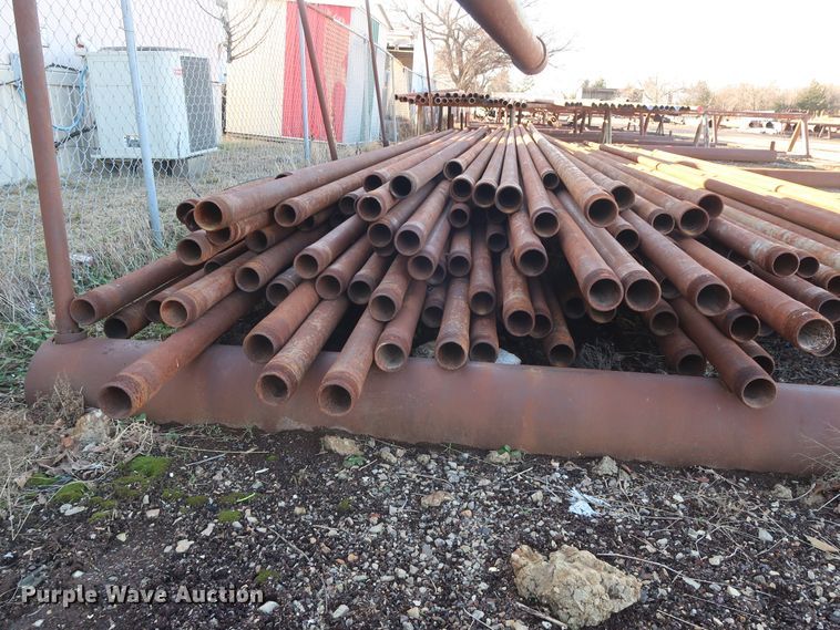 image for item DG7097 Approximately 130 31'L x 2 7/8" collared threaded oilfield tubing pipes