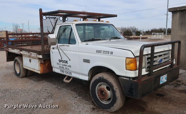 image for item DH0789 1991 Ford F450 Super Duty flatbed truck