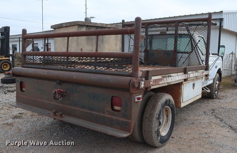 image for item DH0789 1991 Ford F450 Super Duty flatbed truck