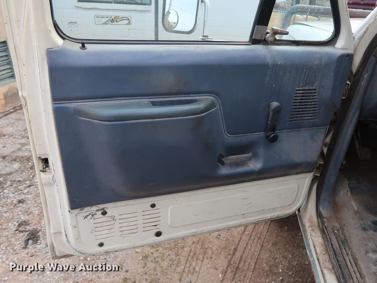 image for item DH0789 1991 Ford F450 Super Duty flatbed truck