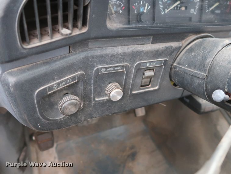 image for item DH0789 1991 Ford F450 Super Duty flatbed truck