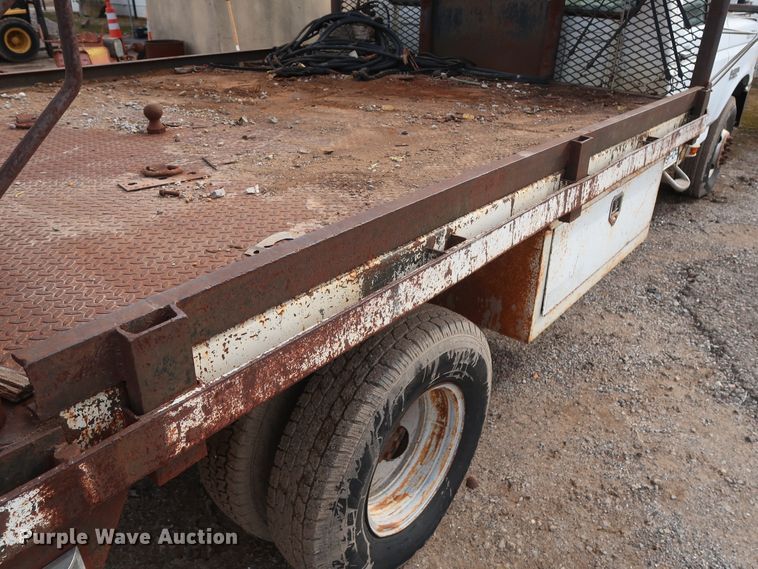 image for item DH0789 1991 Ford F450 Super Duty flatbed truck