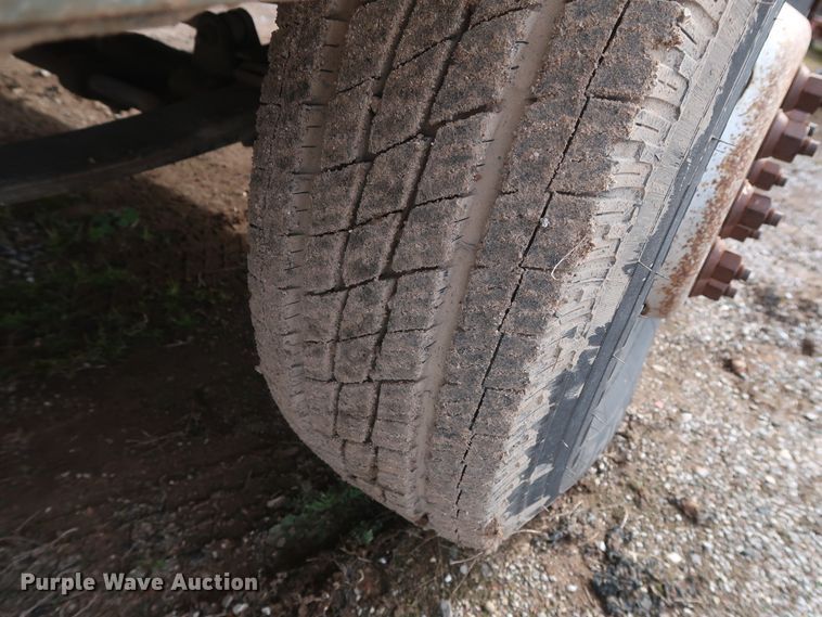 image for item DH0789 1991 Ford F450 Super Duty flatbed truck