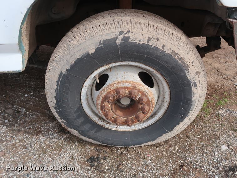 image for item DH0789 1991 Ford F450 Super Duty flatbed truck