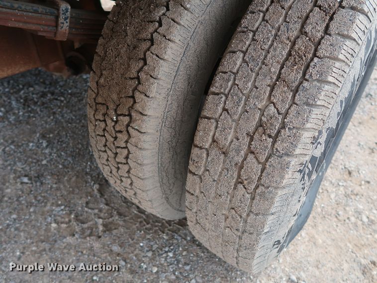 image for item DH0789 1991 Ford F450 Super Duty flatbed truck