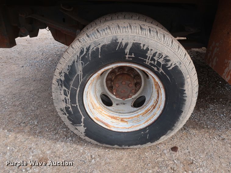 image for item DH0789 1991 Ford F450 Super Duty flatbed truck