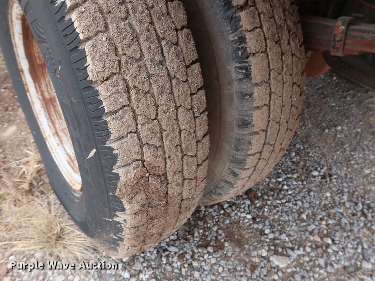 image for item DH0789 1991 Ford F450 Super Duty flatbed truck