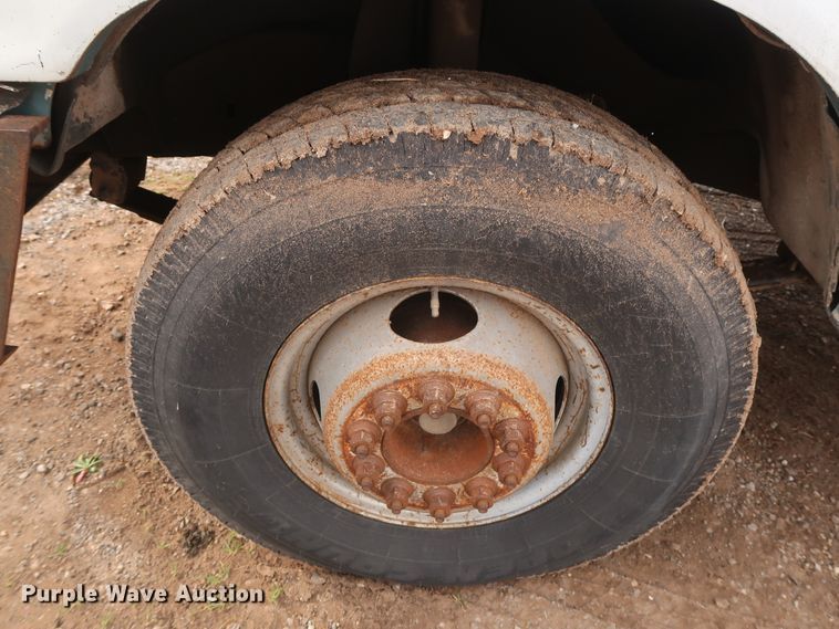 image for item DH0789 1991 Ford F450 Super Duty flatbed truck