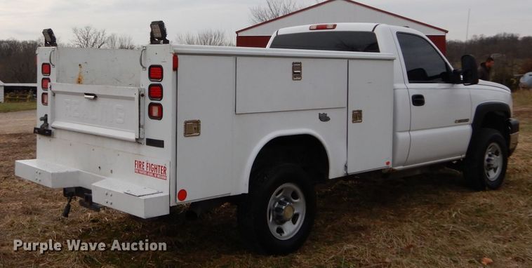 image for item DH5066 2007 Chevrolet Silverado 2500HD utility bed pickup truck