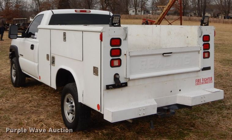 image for item DH5066 2007 Chevrolet Silverado 2500HD utility bed pickup truck