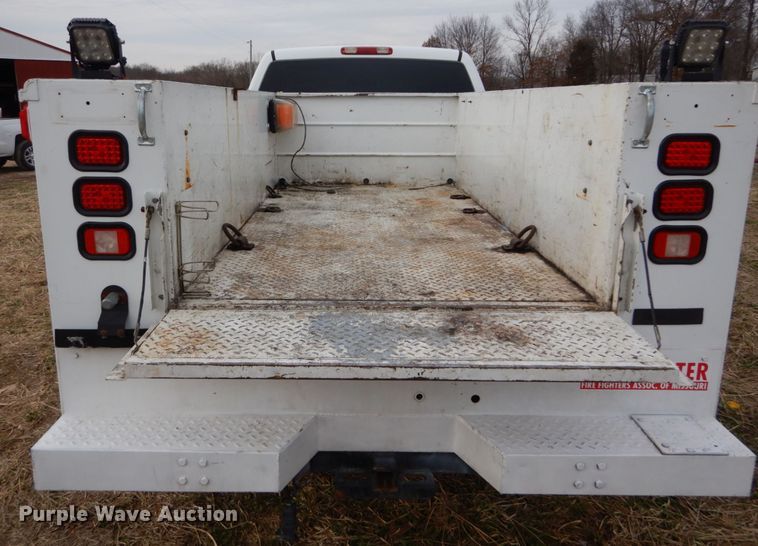 image for item DH5066 2007 Chevrolet Silverado 2500HD utility bed pickup truck