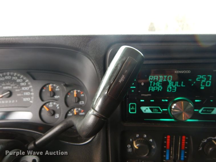 image for item DH5066 2007 Chevrolet Silverado 2500HD utility bed pickup truck