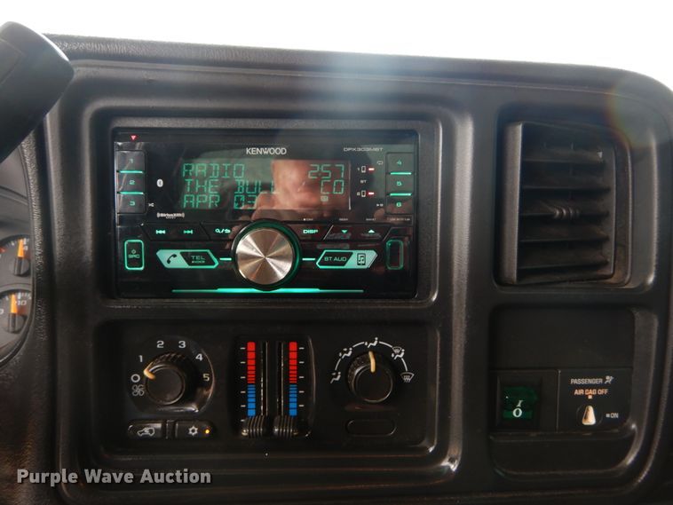 image for item DH5066 2007 Chevrolet Silverado 2500HD utility bed pickup truck