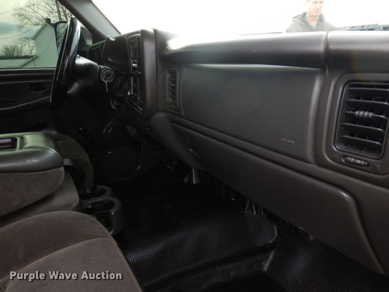 image for item DH5066 2007 Chevrolet Silverado 2500HD utility bed pickup truck