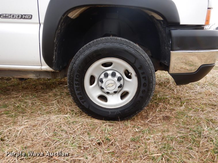 image for item DH5066 2007 Chevrolet Silverado 2500HD utility bed pickup truck