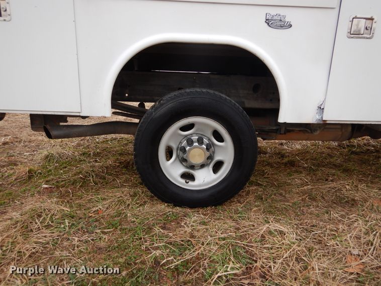 image for item DH5066 2007 Chevrolet Silverado 2500HD utility bed pickup truck