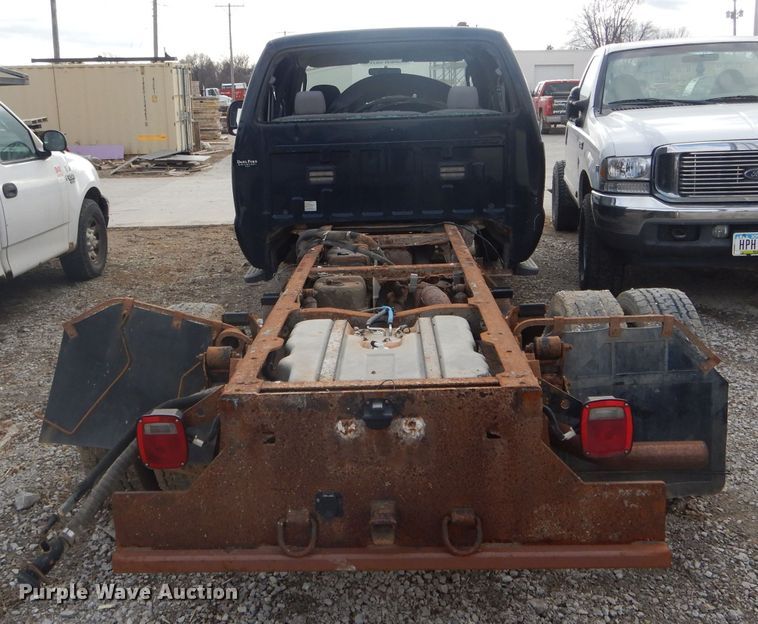 image for item DH6289 2005 Ford F450 Super Duty XLT Crew Cab truck cab and chassis