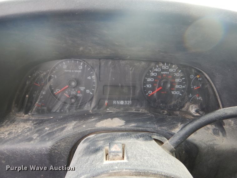 image for item DH6289 2005 Ford F450 Super Duty XLT Crew Cab truck cab and chassis