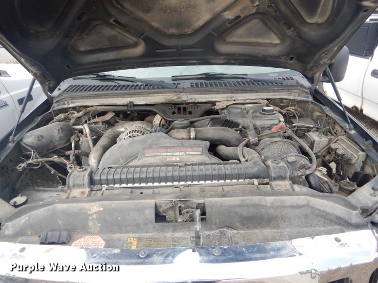 image for item DH6289 2005 Ford F450 Super Duty XLT Crew Cab truck cab and chassis