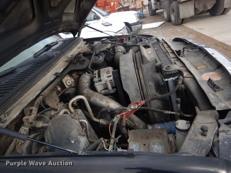 image for item DH6289 2005 Ford F450 Super Duty XLT Crew Cab truck cab and chassis