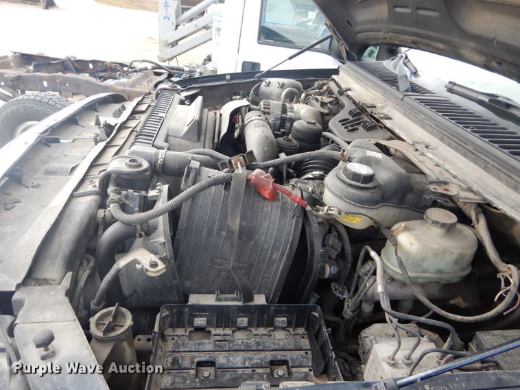 image for item DH6289 2005 Ford F450 Super Duty XLT Crew Cab truck cab and chassis