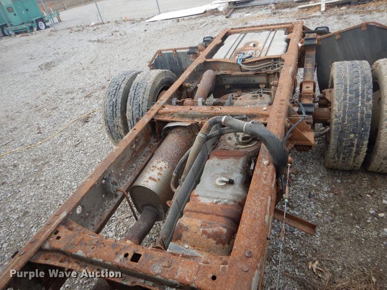 image for item DH6289 2005 Ford F450 Super Duty XLT Crew Cab truck cab and chassis