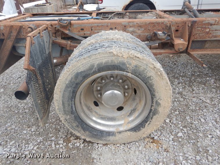 image for item DH6289 2005 Ford F450 Super Duty XLT Crew Cab truck cab and chassis