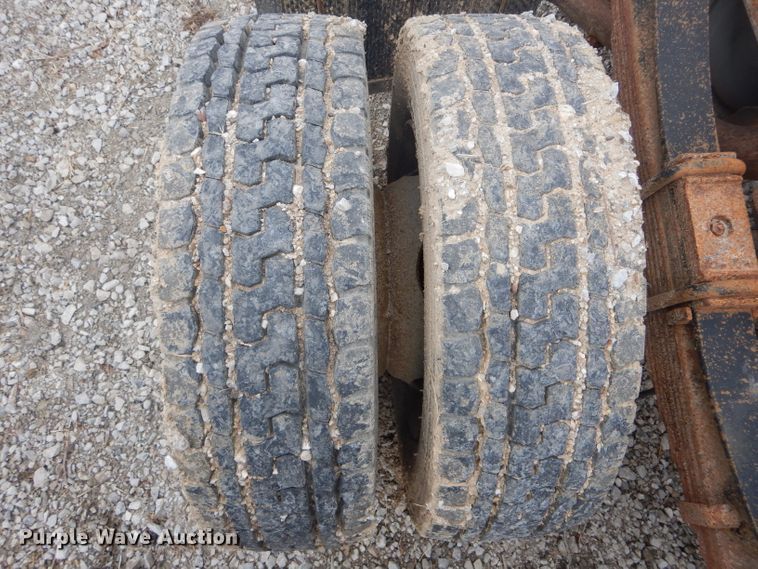 image for item DH6289 2005 Ford F450 Super Duty XLT Crew Cab truck cab and chassis