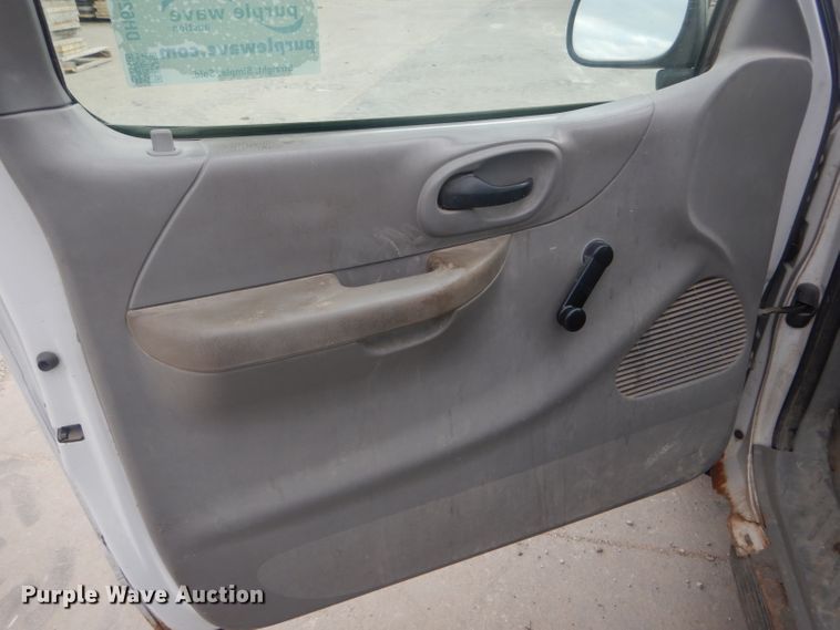 image for item DH6290 1999 Ford F250 pickup truck