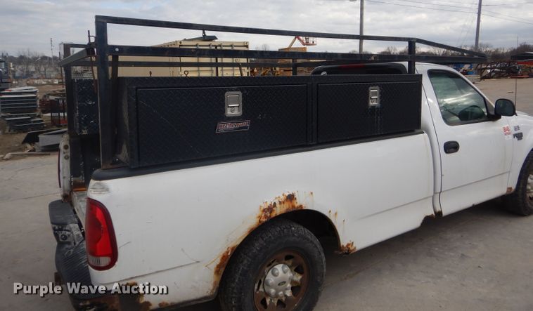 image for item DH6290 1999 Ford F250 pickup truck