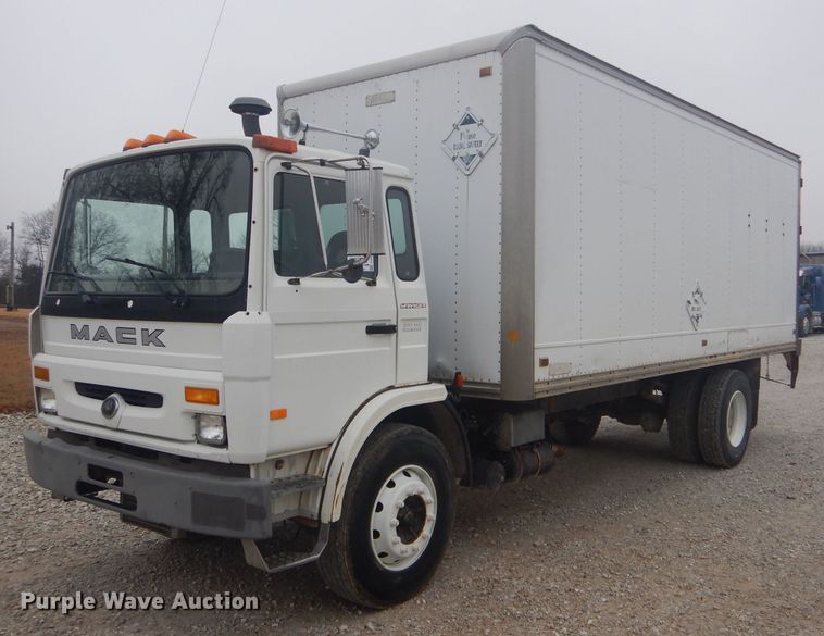 image for item DH6293 2000 Mack MS box truck