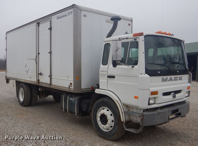 image for item DH6293 2000 Mack MS box truck