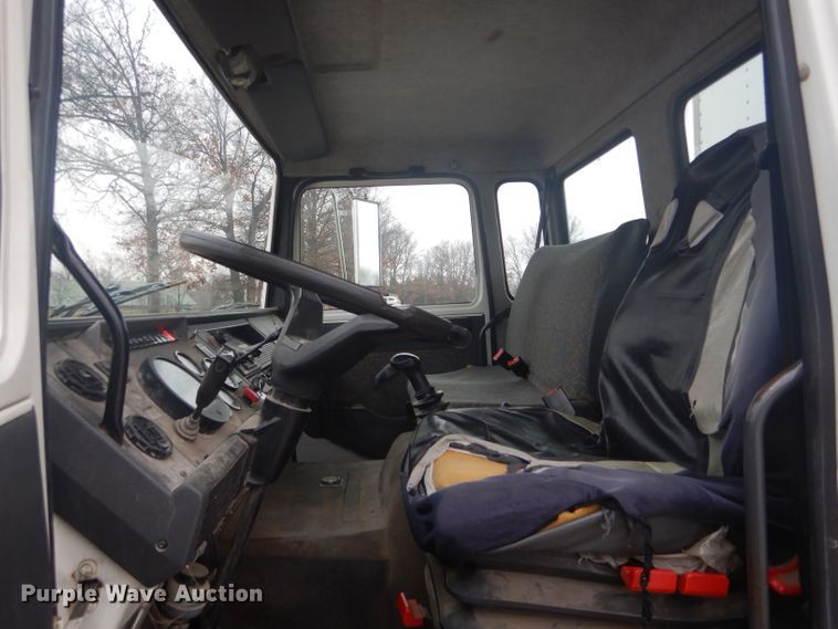 image for item DH6293 2000 Mack MS box truck