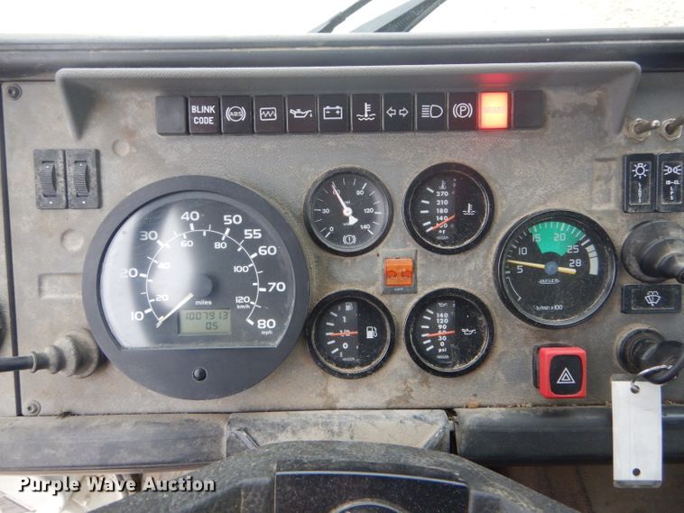 image for item DH6293 2000 Mack MS box truck