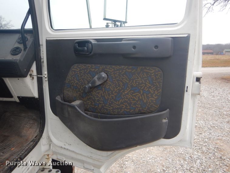 image for item DH6293 2000 Mack MS box truck