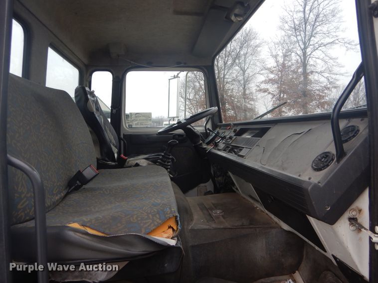 image for item DH6293 2000 Mack MS box truck