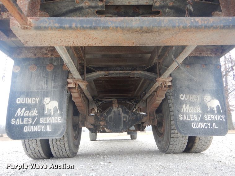 image for item DH6293 2000 Mack MS box truck