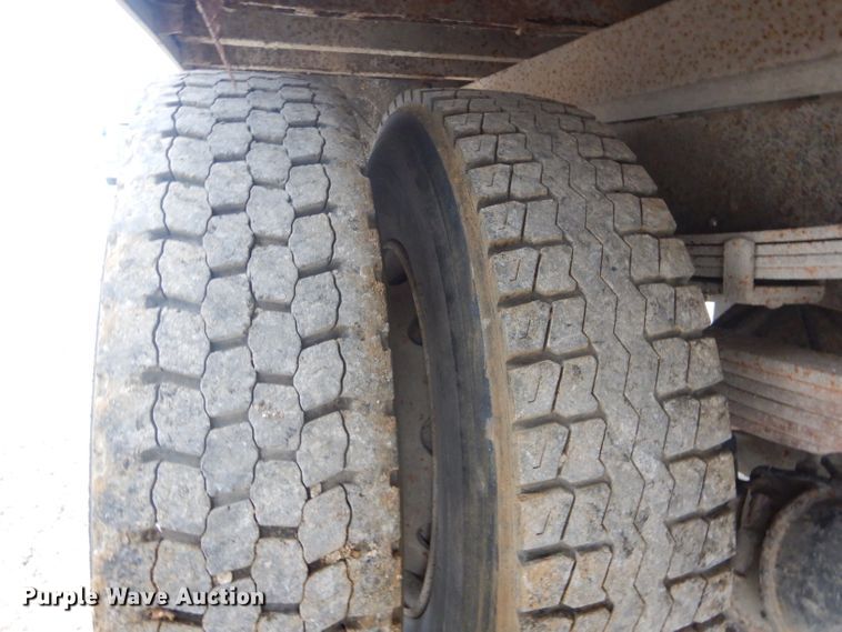 image for item DH6293 2000 Mack MS box truck