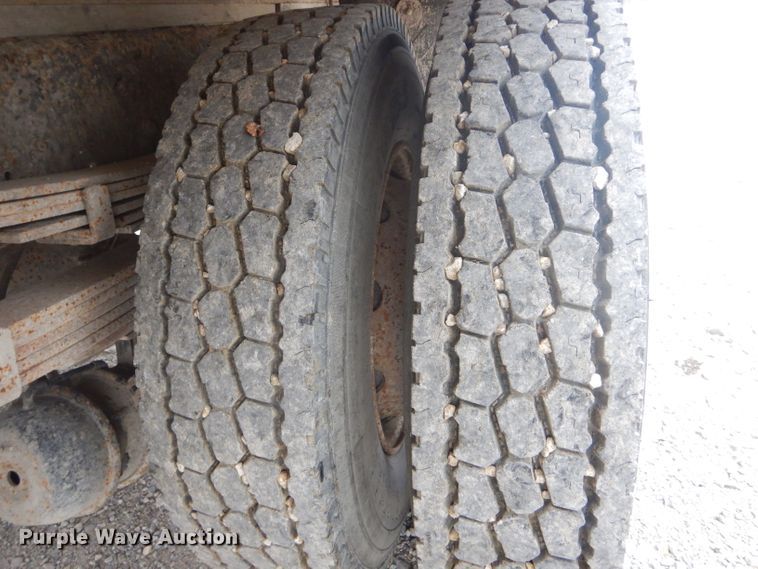 image for item DH6293 2000 Mack MS box truck