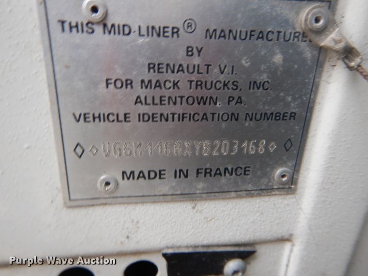 image for item DH6293 2000 Mack MS box truck