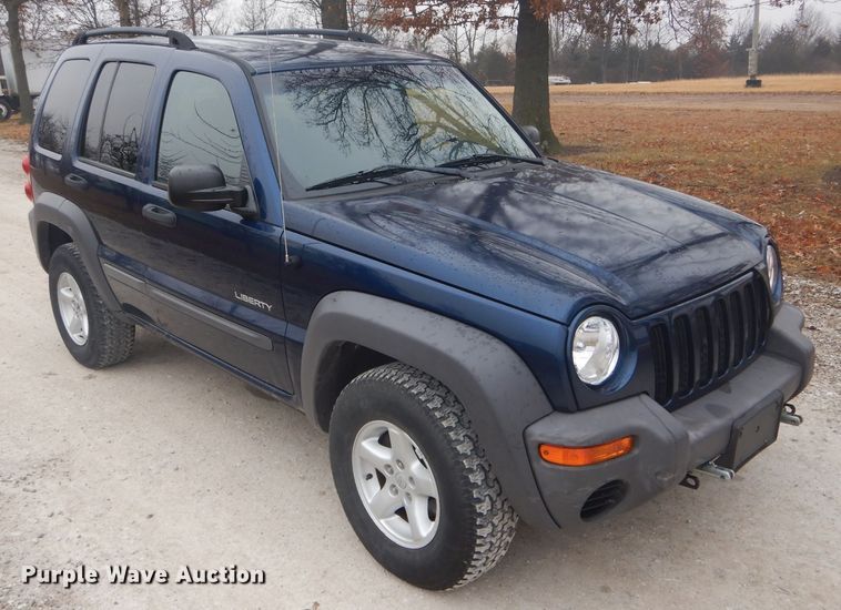 image for item DH6294 2004 Jeep Liberty SUV
