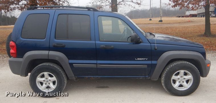 image for item DH6294 2004 Jeep Liberty SUV