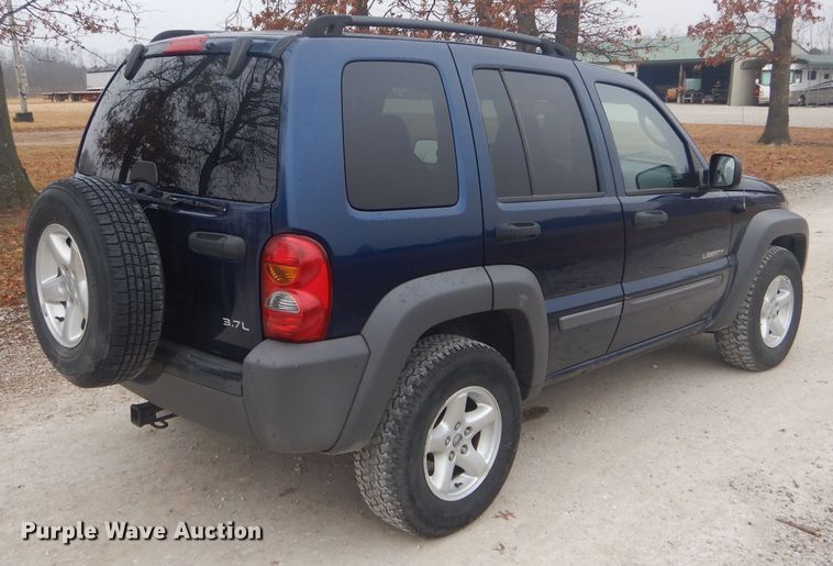 image for item DH6294 2004 Jeep Liberty SUV