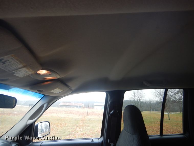 image for item DH6294 2004 Jeep Liberty SUV