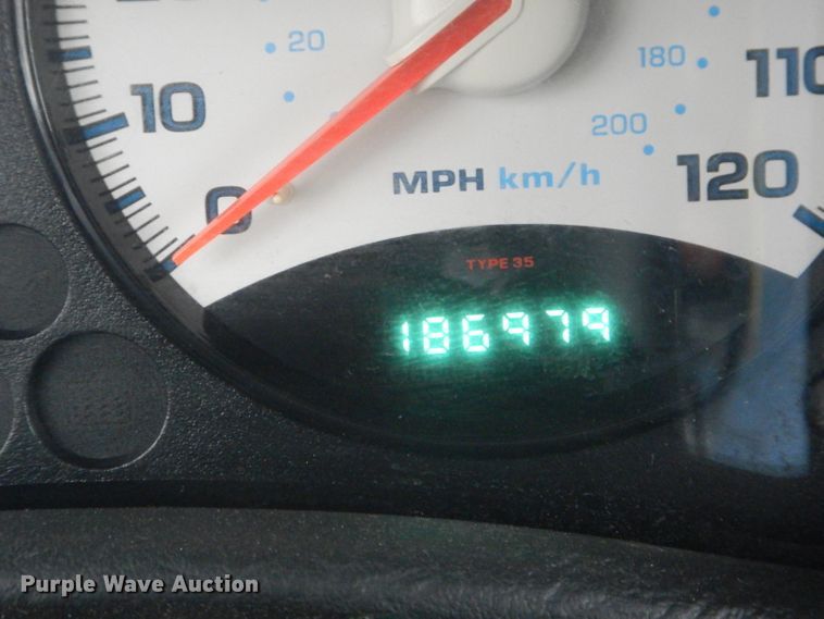 image for item DH6294 2004 Jeep Liberty SUV