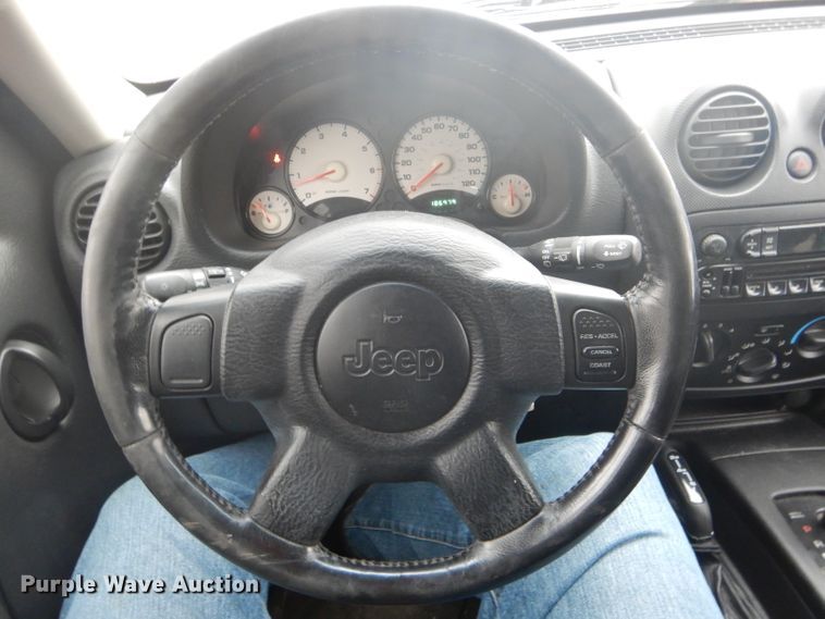 image for item DH6294 2004 Jeep Liberty SUV