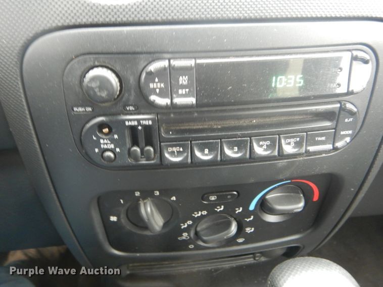 image for item DH6294 2004 Jeep Liberty SUV