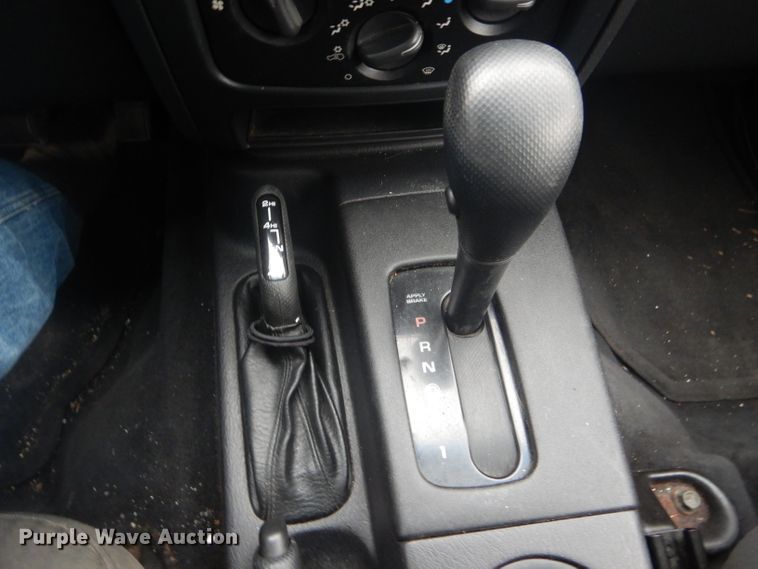 image for item DH6294 2004 Jeep Liberty SUV