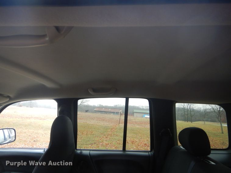 image for item DH6294 2004 Jeep Liberty SUV