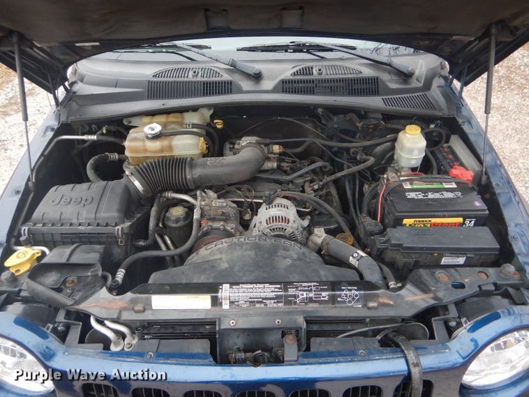 image for item DH6294 2004 Jeep Liberty SUV